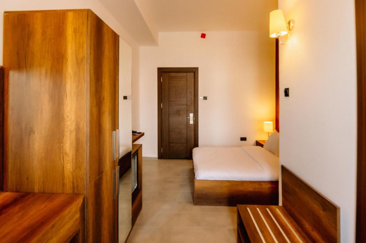 Cezar'S Airport Hotel 尼科西亚 外观 照片